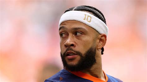 memphis depay headband.